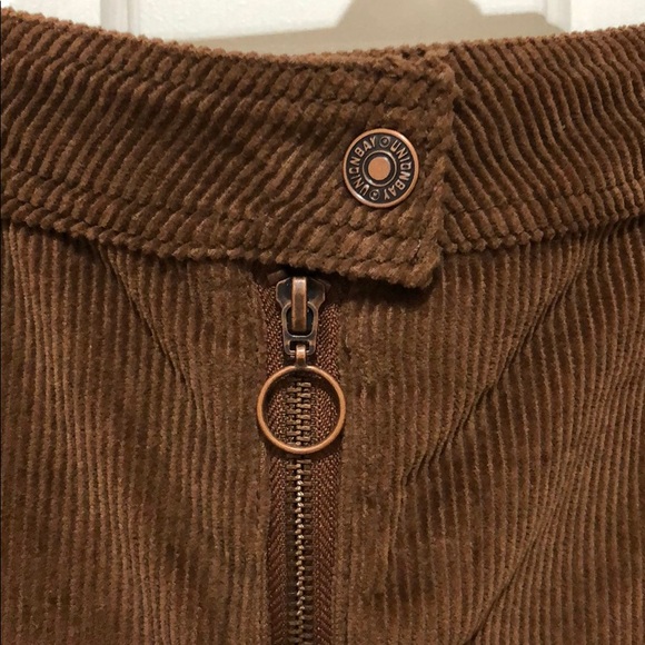 Corduroy Skirt with button and zipper - Picture 3 of 4